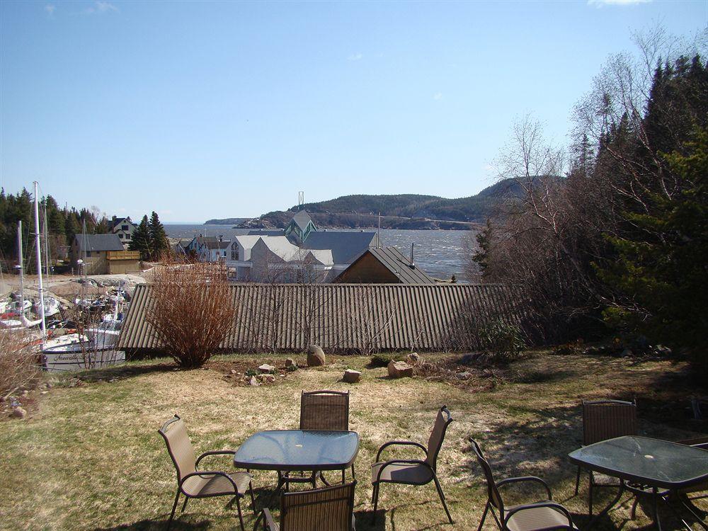 Auberge La Chatelaine Hotel La Malbaie Exterior photo